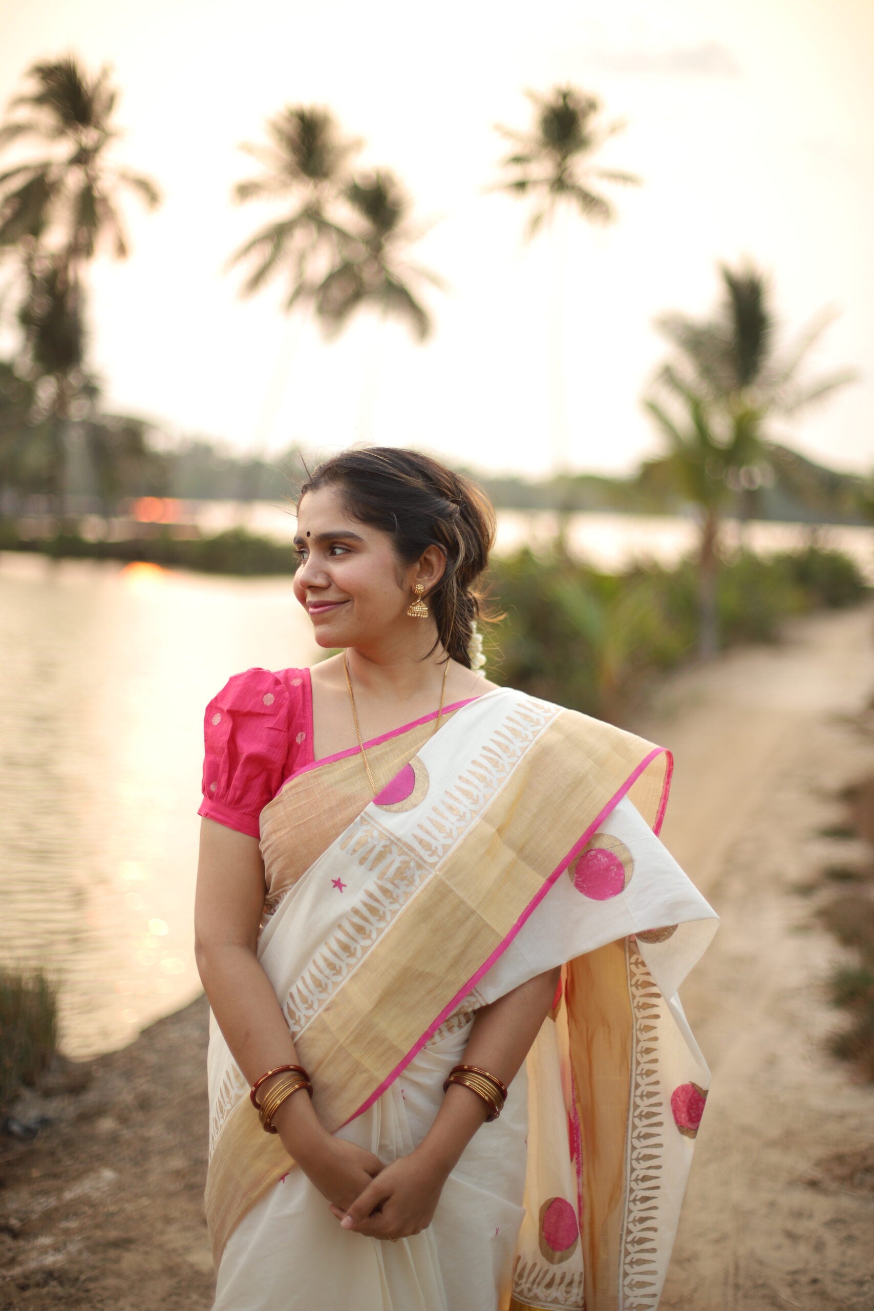 KERALA KASAVU - JISMA JIJI - PINK CRESCENT