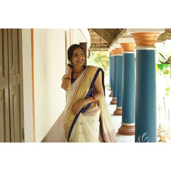 KERALA KASAVU - POO THUMBI -LINES