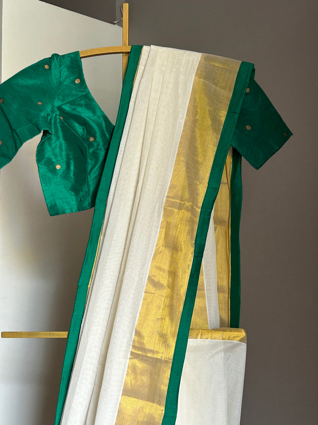 KERALA KASAVU - MANTHIRA - EMERALD