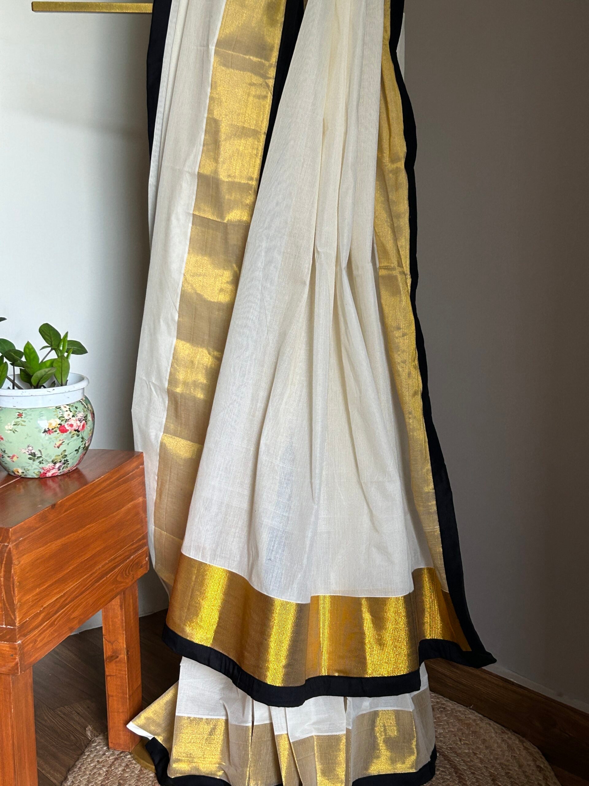 KERALA SAREE - BLACK