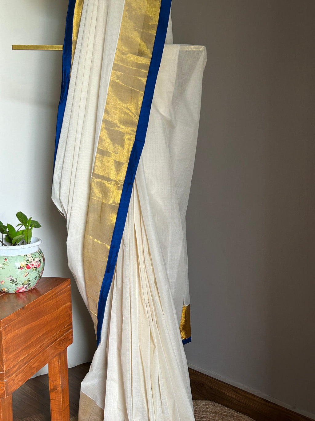 KERALA KASAVU - MANTHIRA - SAPPHIRE