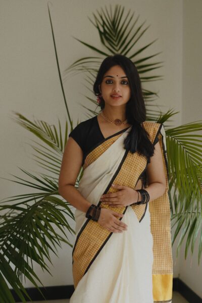 KERALA KASAVU - CHINGARI - BLACK KATTAM
