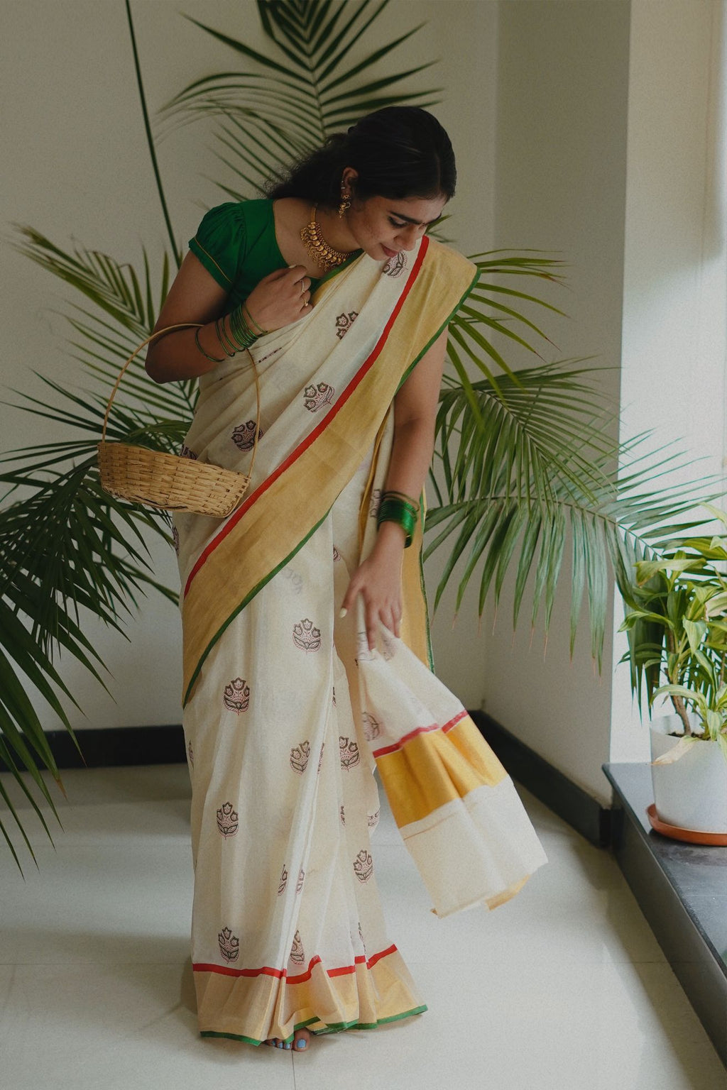 KERALA SAREE - CHINGARI RED AND GREEN