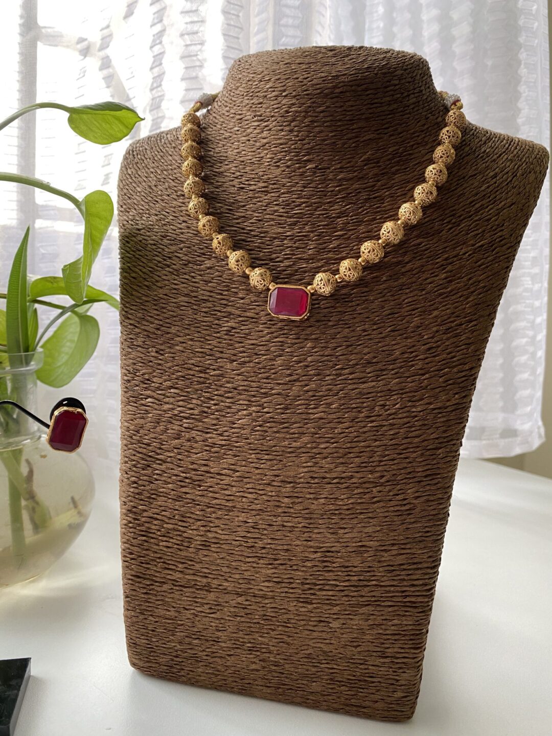 NECKLACE SET - RED STUD