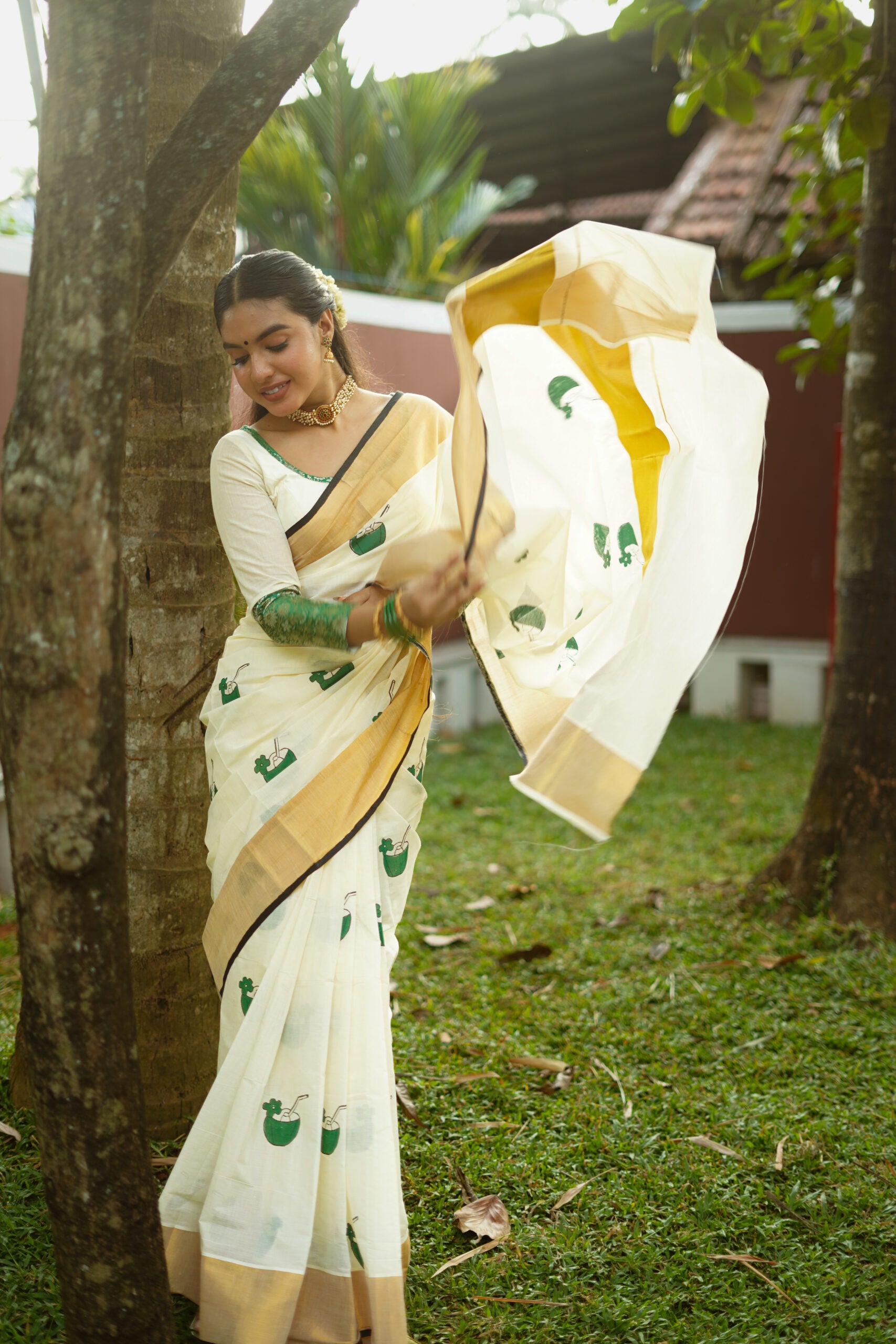 KERALA SAREE - KARIKKU - TENDER COCONUT
