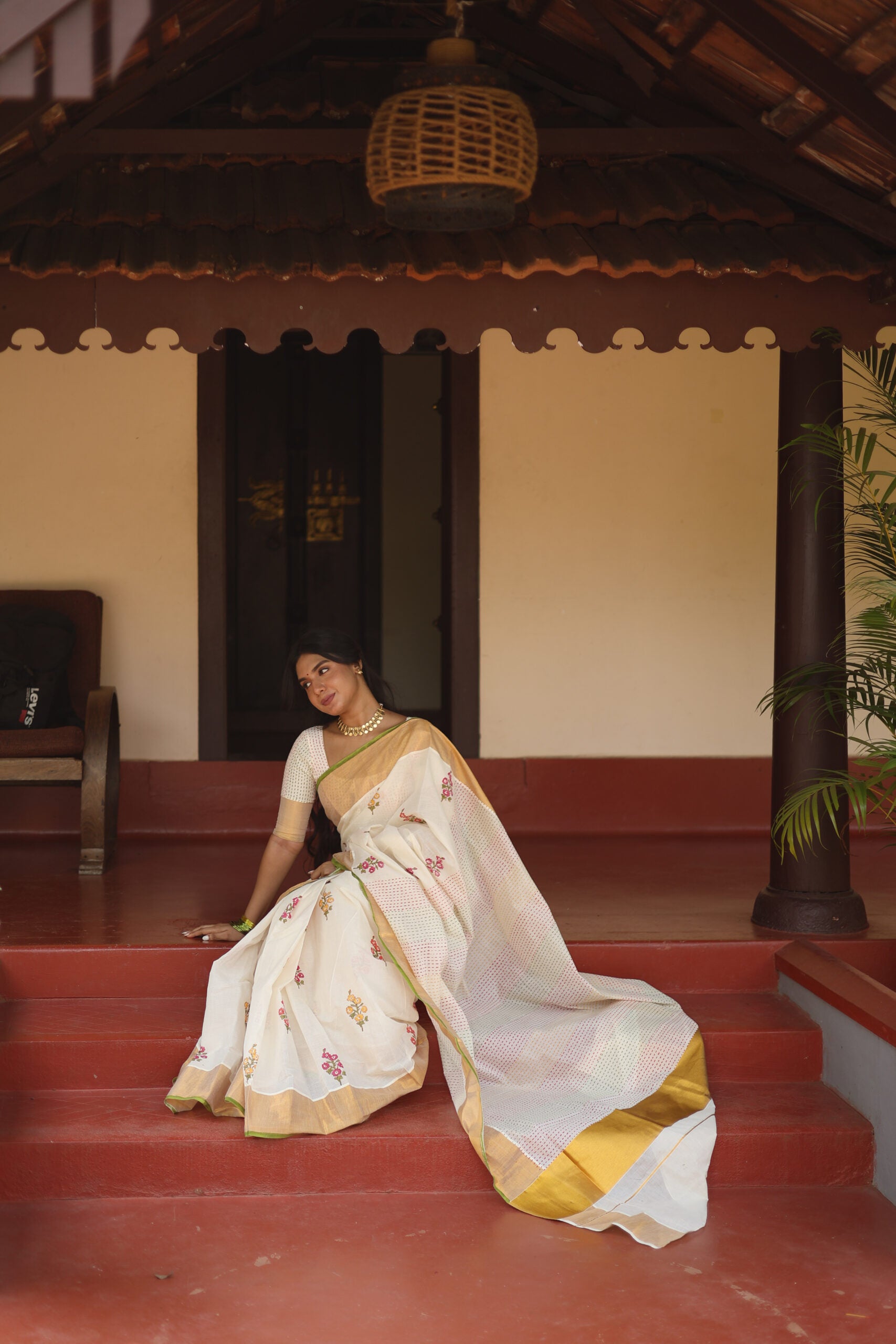 PONNUSE – KERALA KASAVU – KANTHAPOOVU