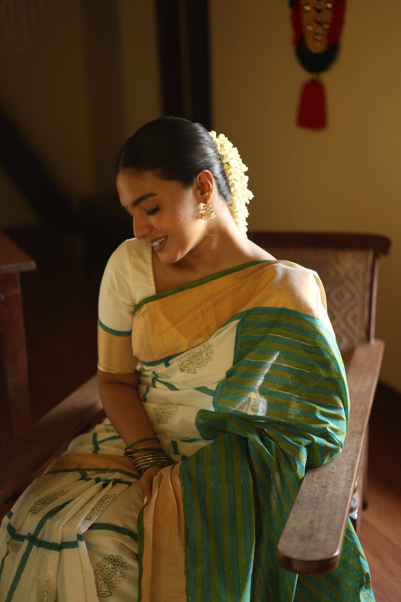 PONNUSE – KERALA KASAVU – Pachathiri