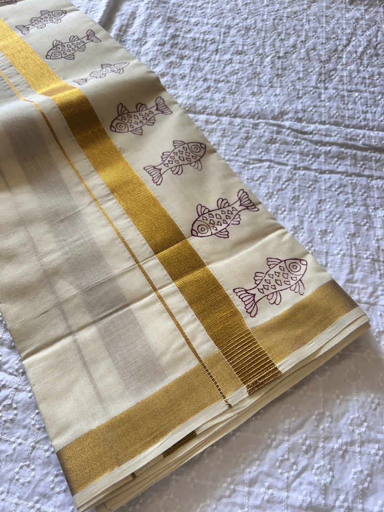 MUNDU / DHOTI – MEENOOTU/ FISH