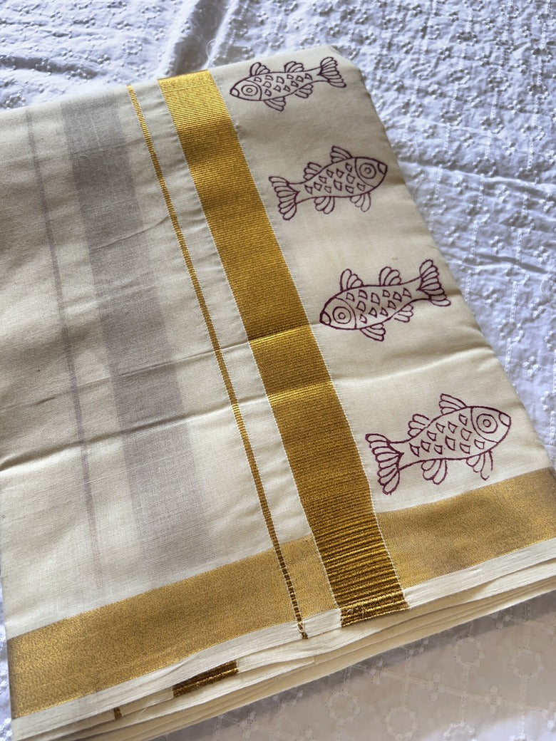 MUNDU / DHOTI – MEENOOTU/ FISH