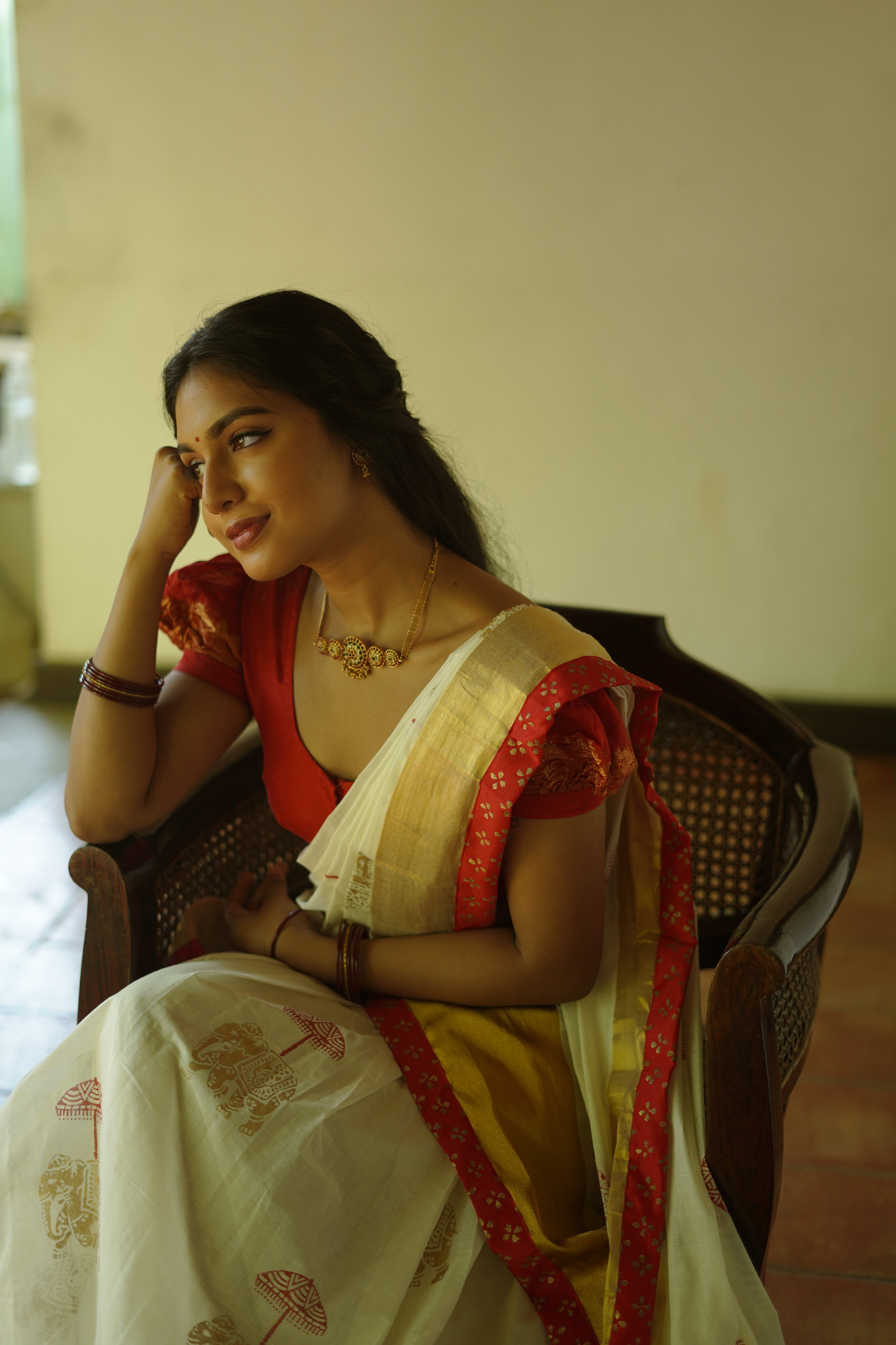 KERALA KASAVU - AANACHANDAM DHAVANI
