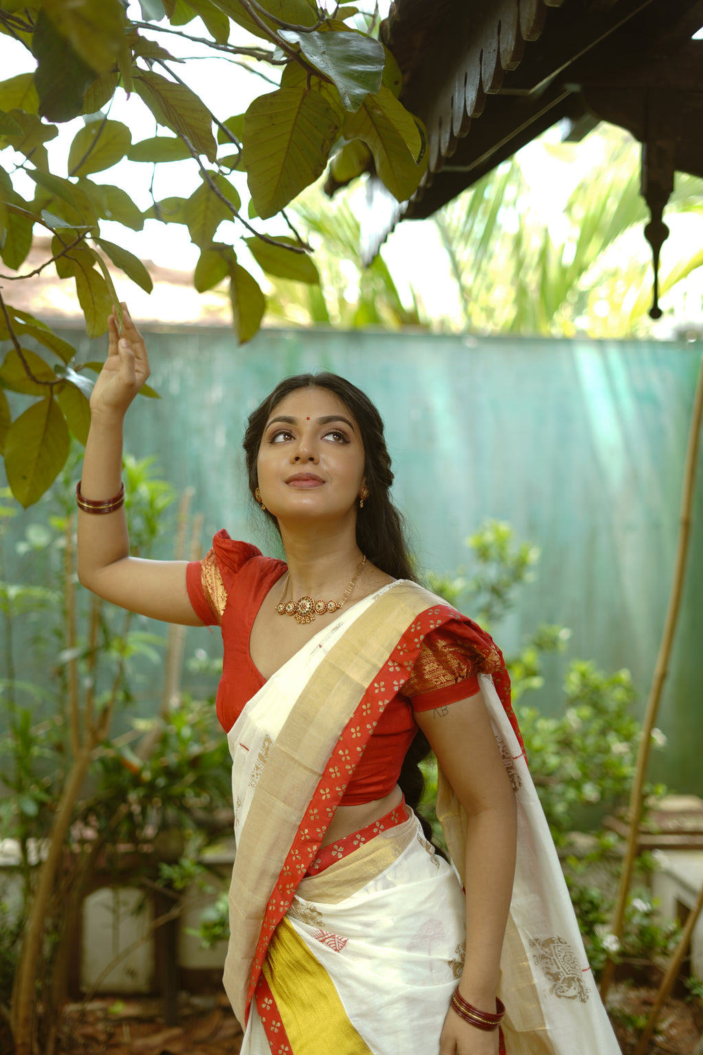 KERALA KASAVU - AANACHANDAM DHAVANI