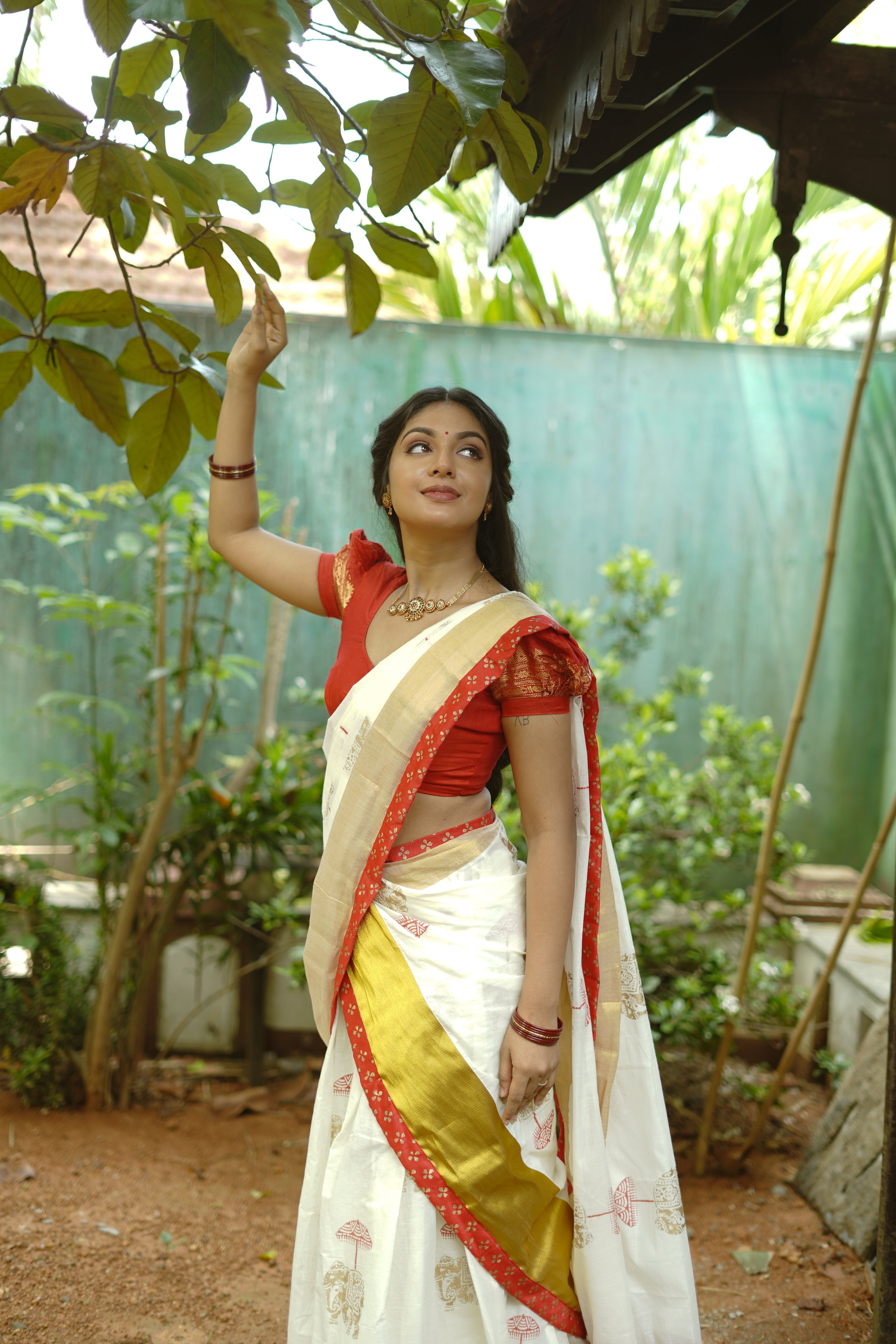 KERALA KASAVU - AANACHANDAM DHAVANI