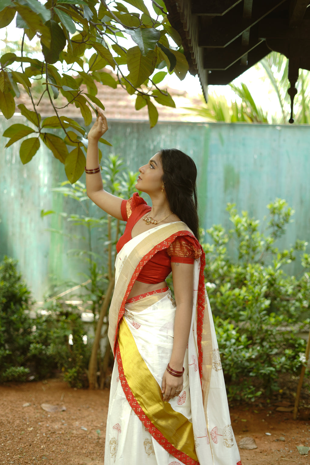 KERALA KASAVU - AANACHANDAM DHAVANI