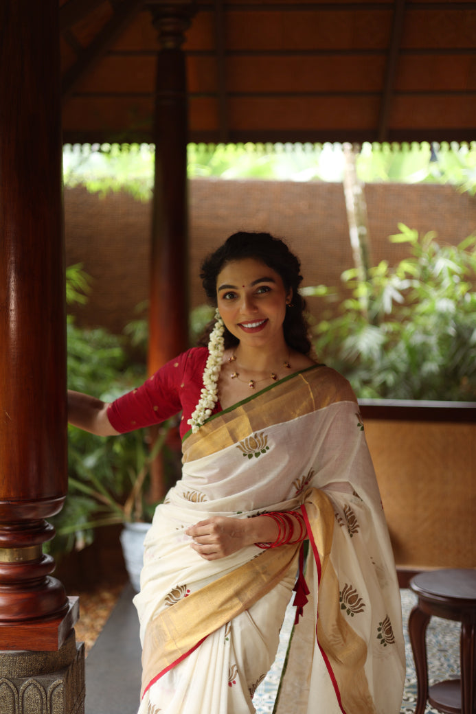 KERALA KASAVU - THAMARAA GREEN AND RED - LOTUS