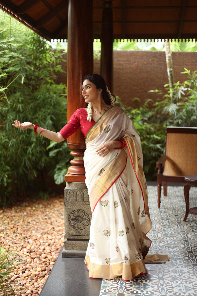 KERALA KASAVU - THAMARAA GREEN AND RED - LOTUS