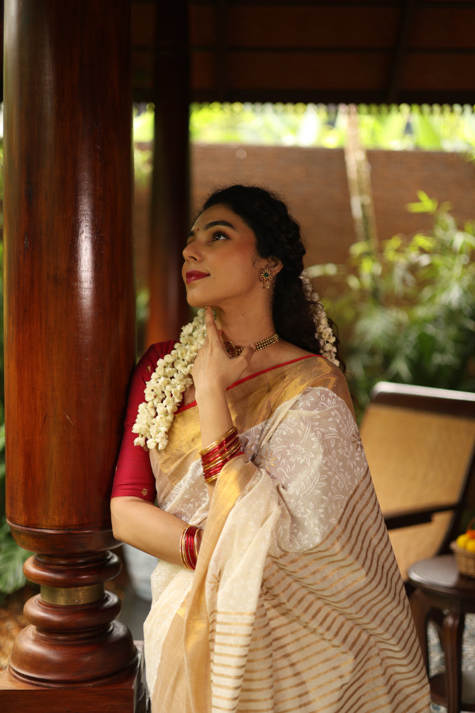 KERALA KASAVU - POOVILI - GOLD LINES