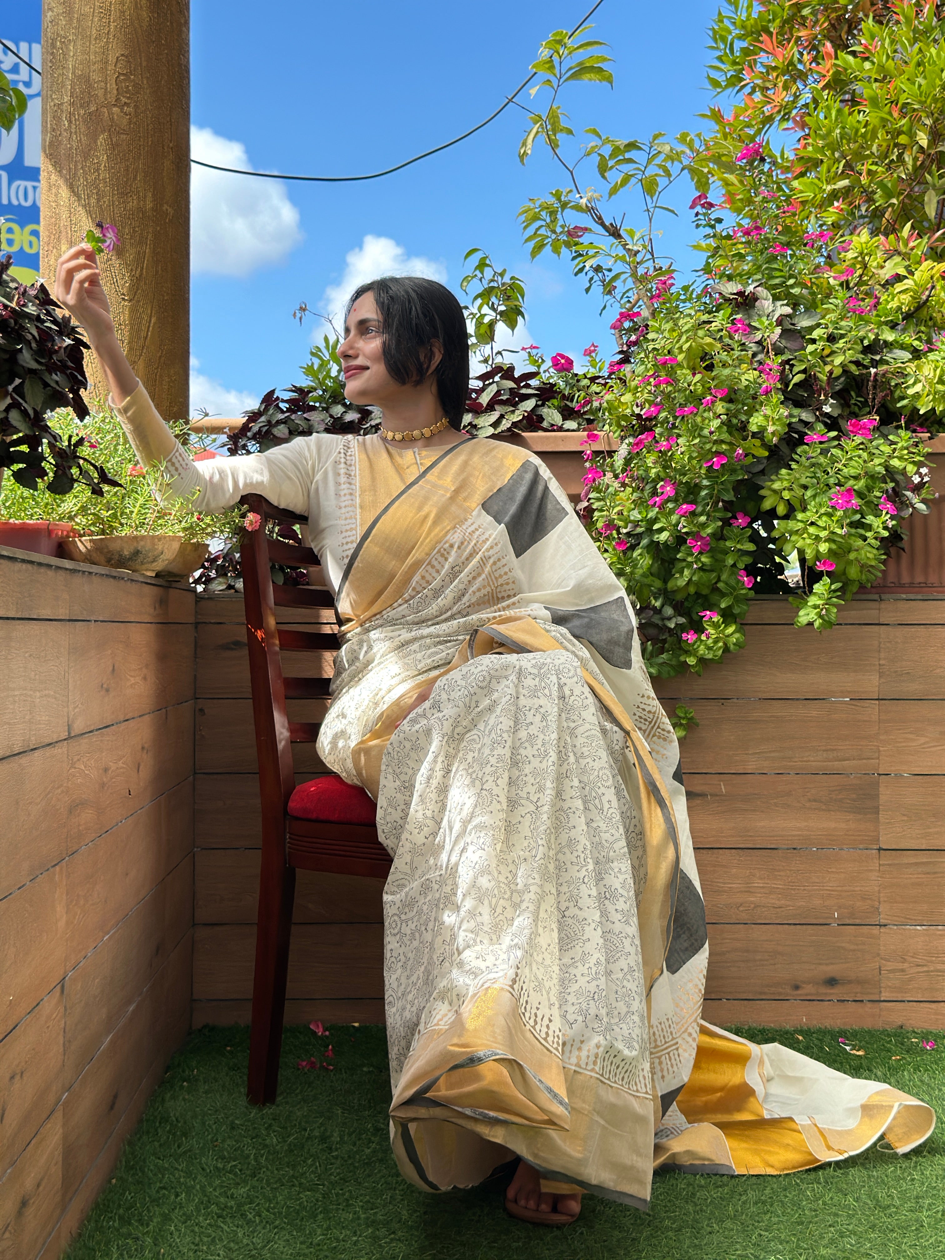 KERALA KASAVU - ANSWARAM - FLORAL