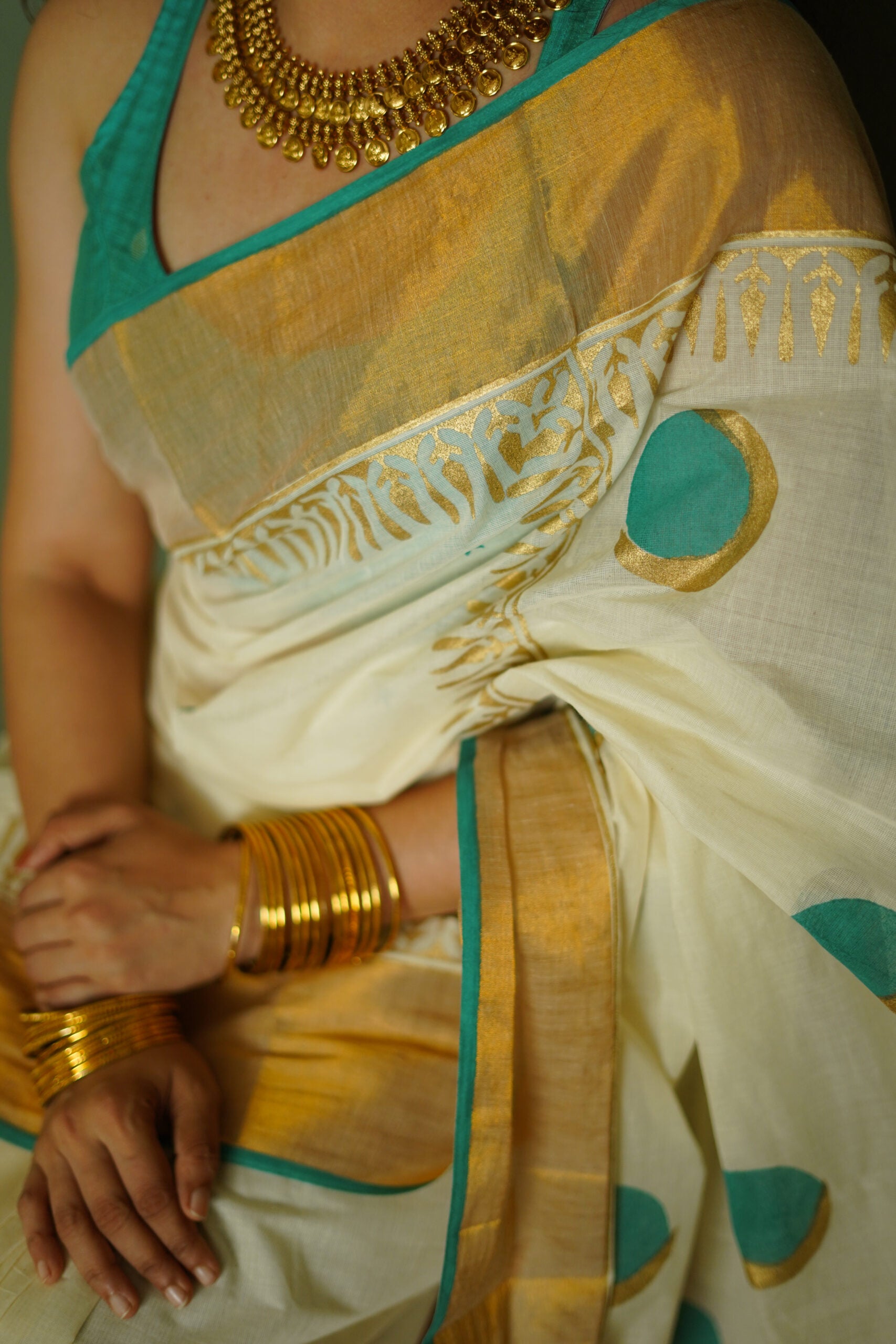 KERALA KASAVU - TURQUOISE CRESCENT