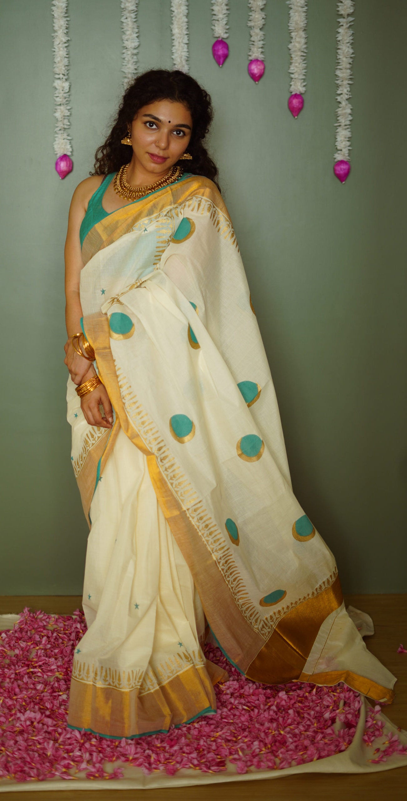 KERALA KASAVU - TURQUOISE CRESCENT