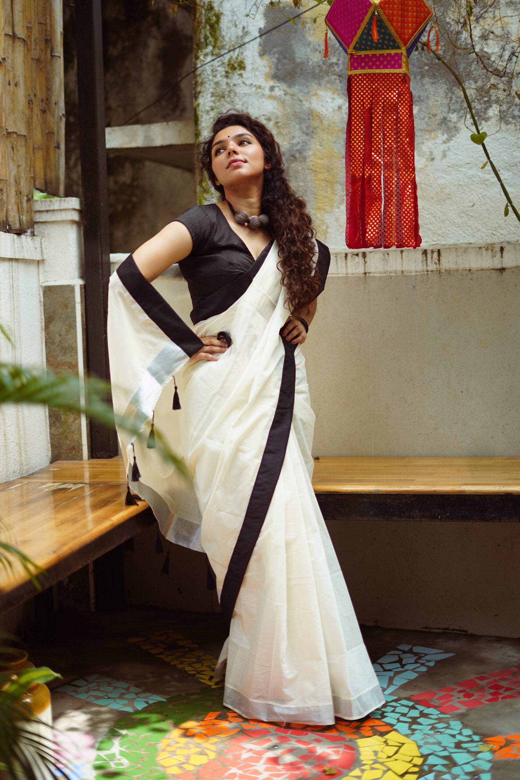 KERALA KASAVU - SILVER AND BLACK