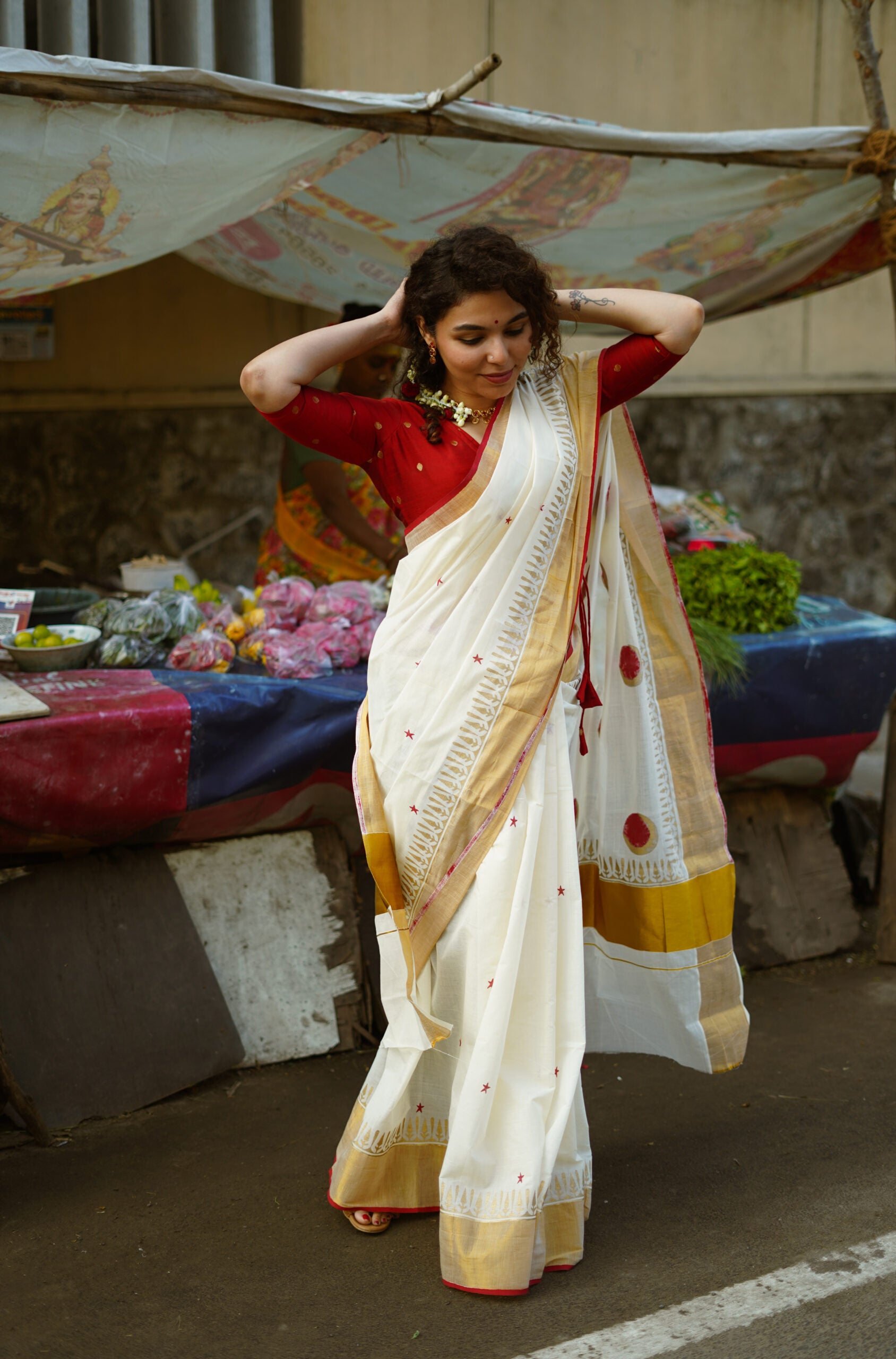 KERALA KASAVU - RED CRESCENT