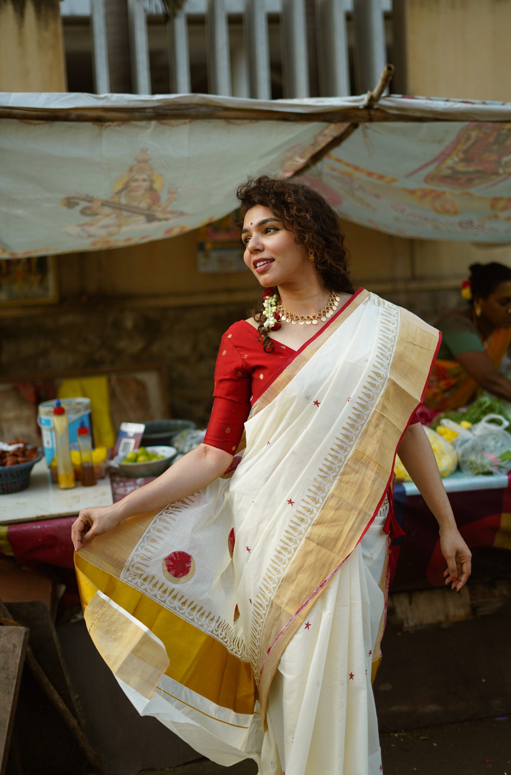 KERALA KASAVU - RED CRESCENT
