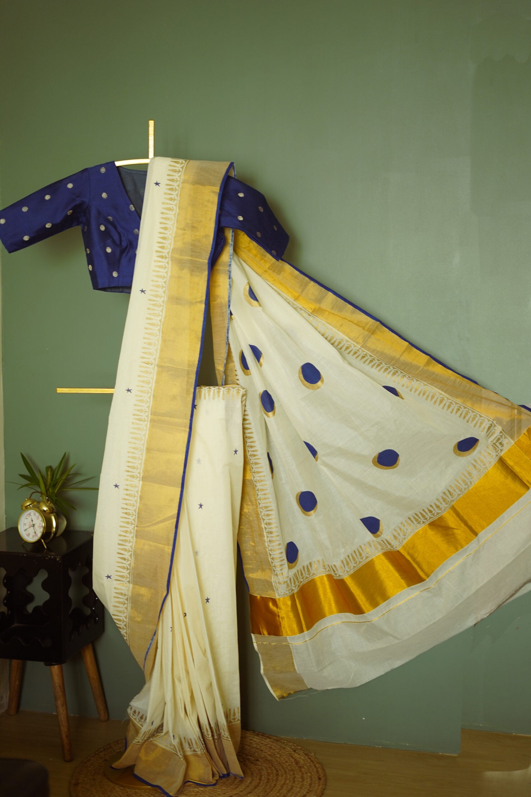 KERALA KASAVU - BLUE CRESCENT