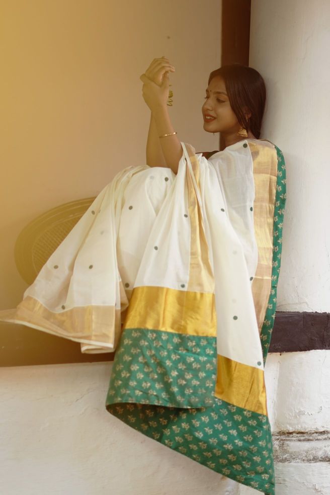 KERALA SAREE - MANOHARI - GREEN KASAVU