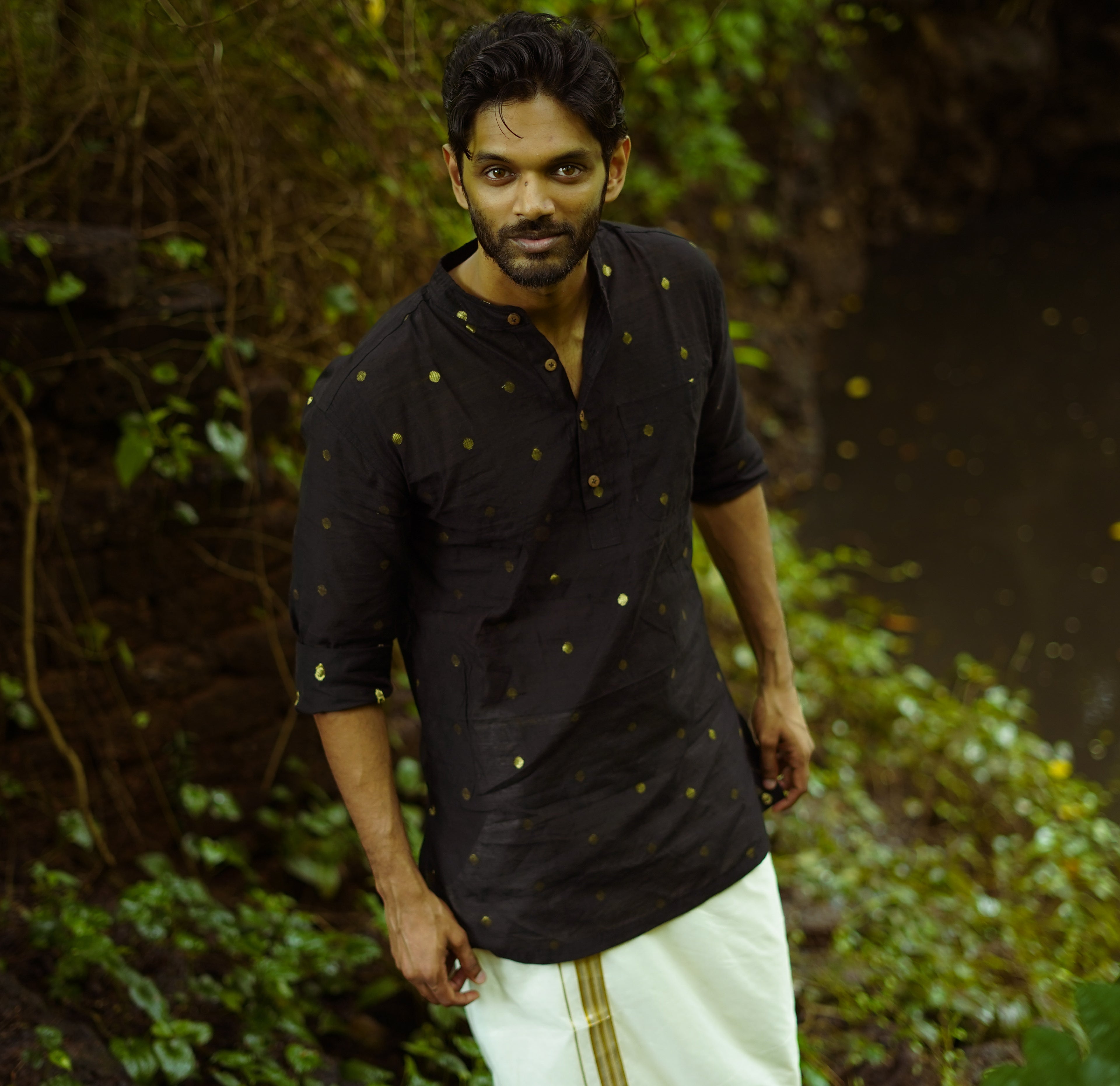 MENS -  KURTA SEMI RAW SILK - SHORT BUTTI