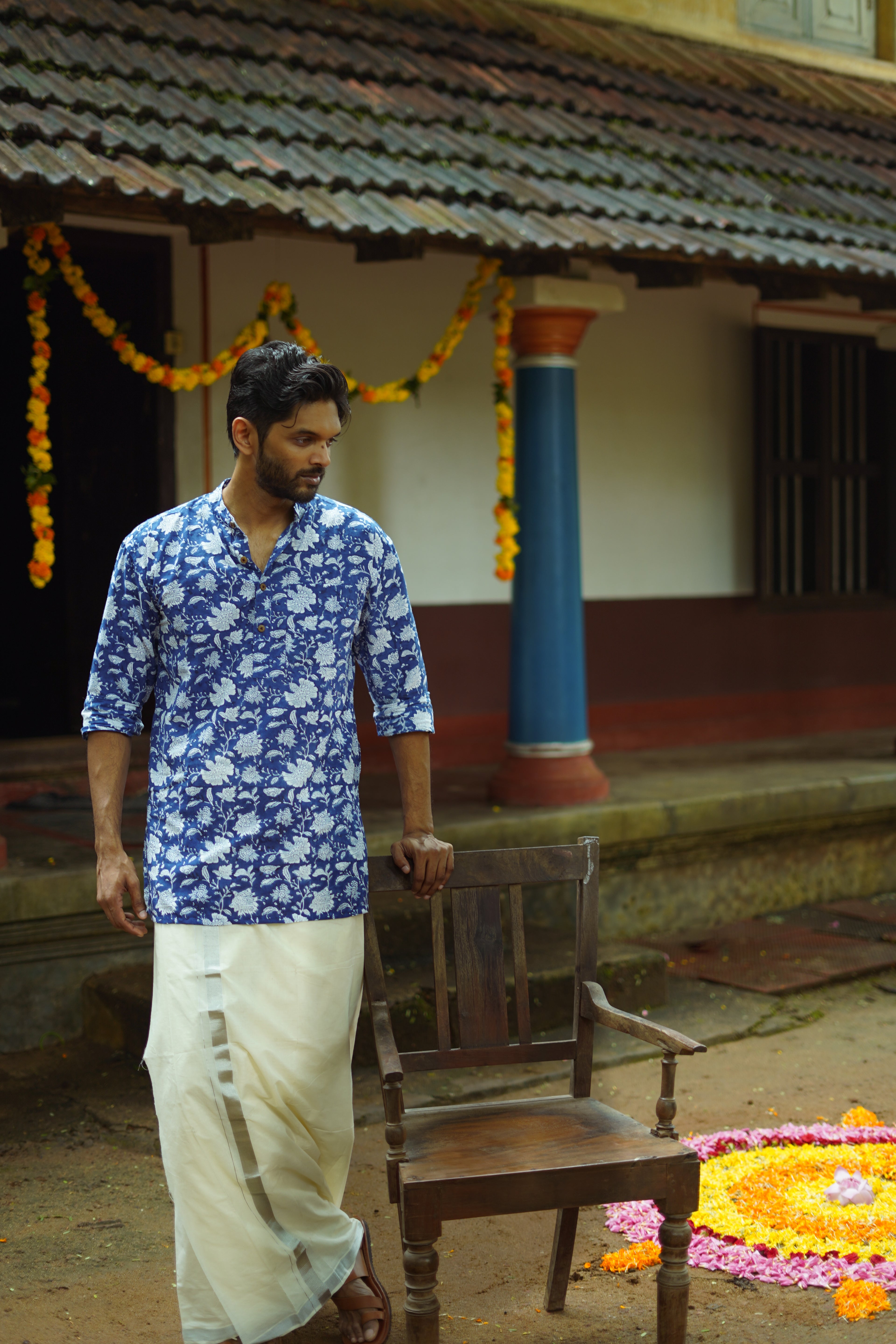 MENS SHORT KURTA - INDIGO FLORAL