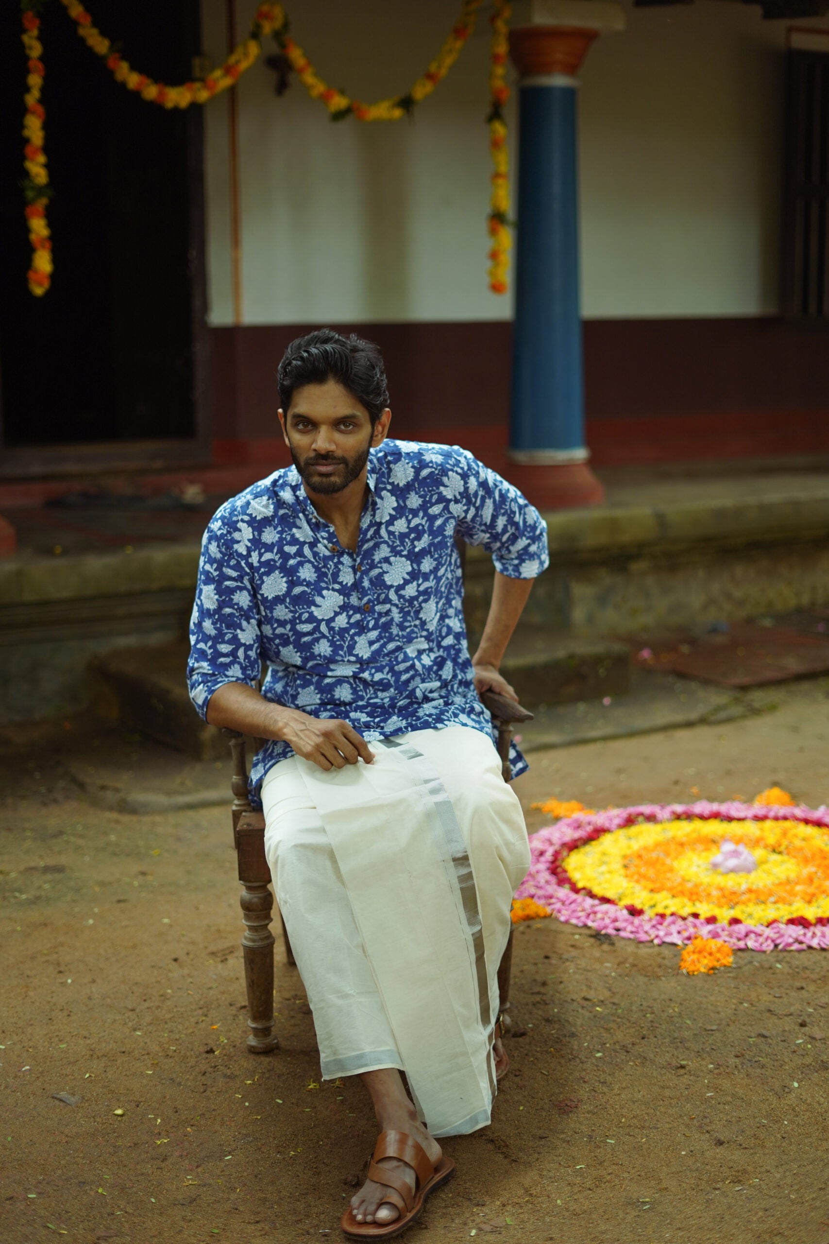 MUNDU - SILVER AND GOLD