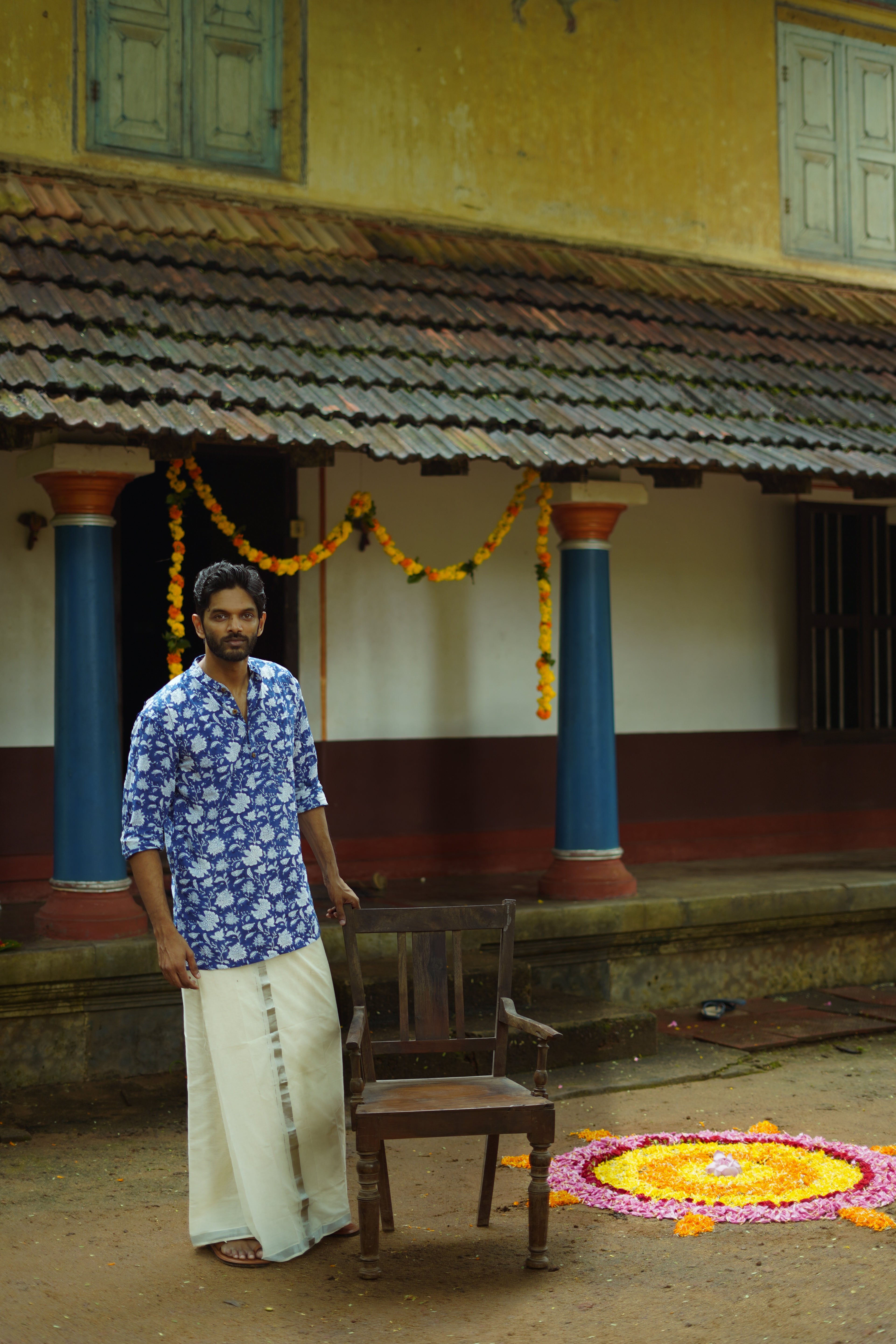 MENS SHORT KURTA - INDIGO FLORAL