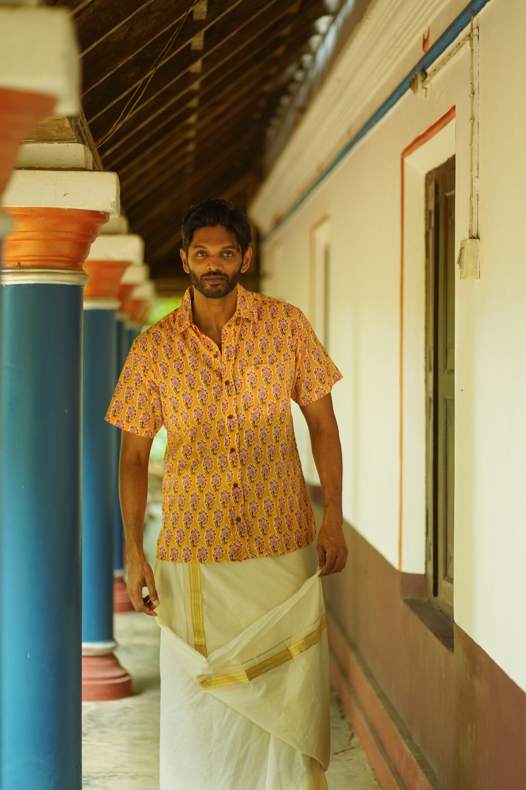 MUNDU - SILVER AND GOLD