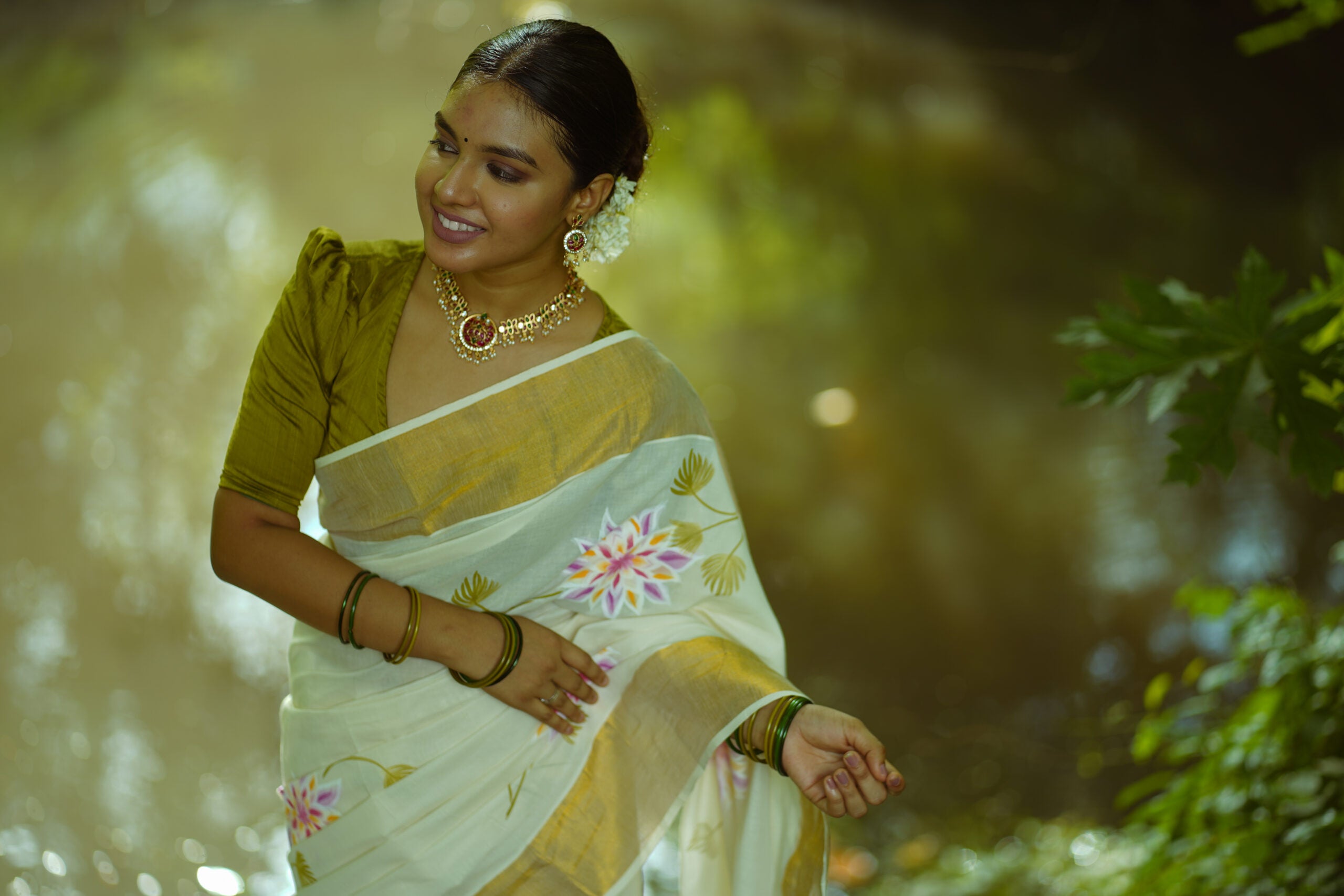 KERALA SAREE -  HAND PAINT FLOWER