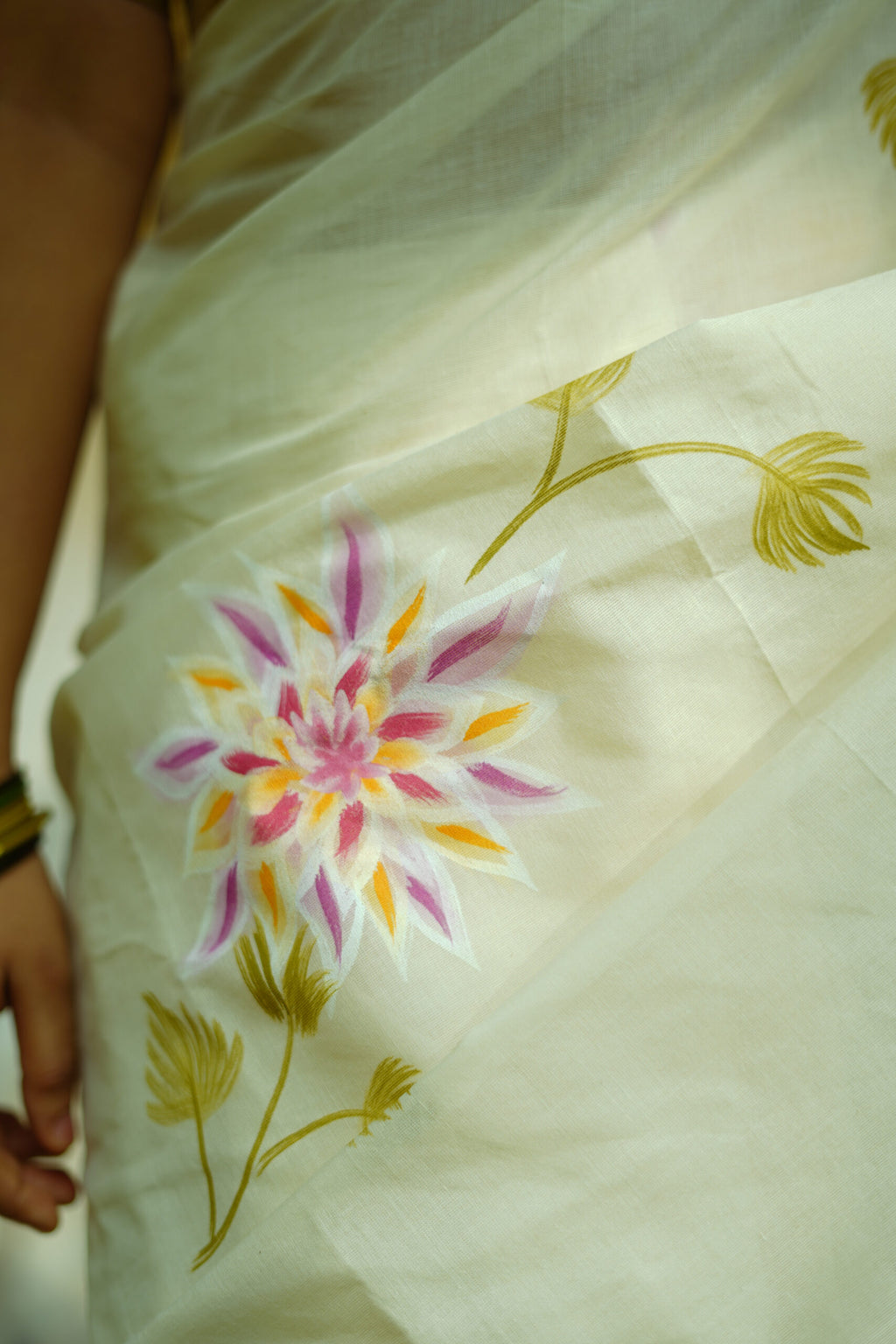 KERALA SAREE -  HAND PAINT FLOWER