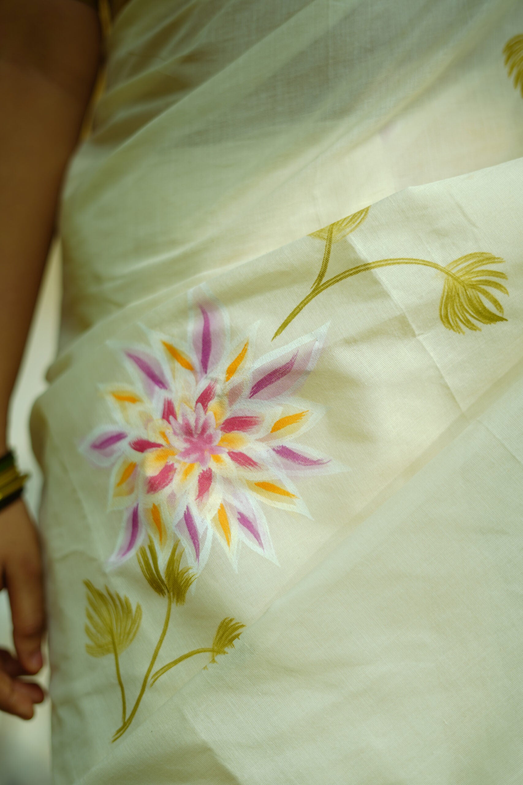 KERALA SAREE -  HAND PAINT FLOWER