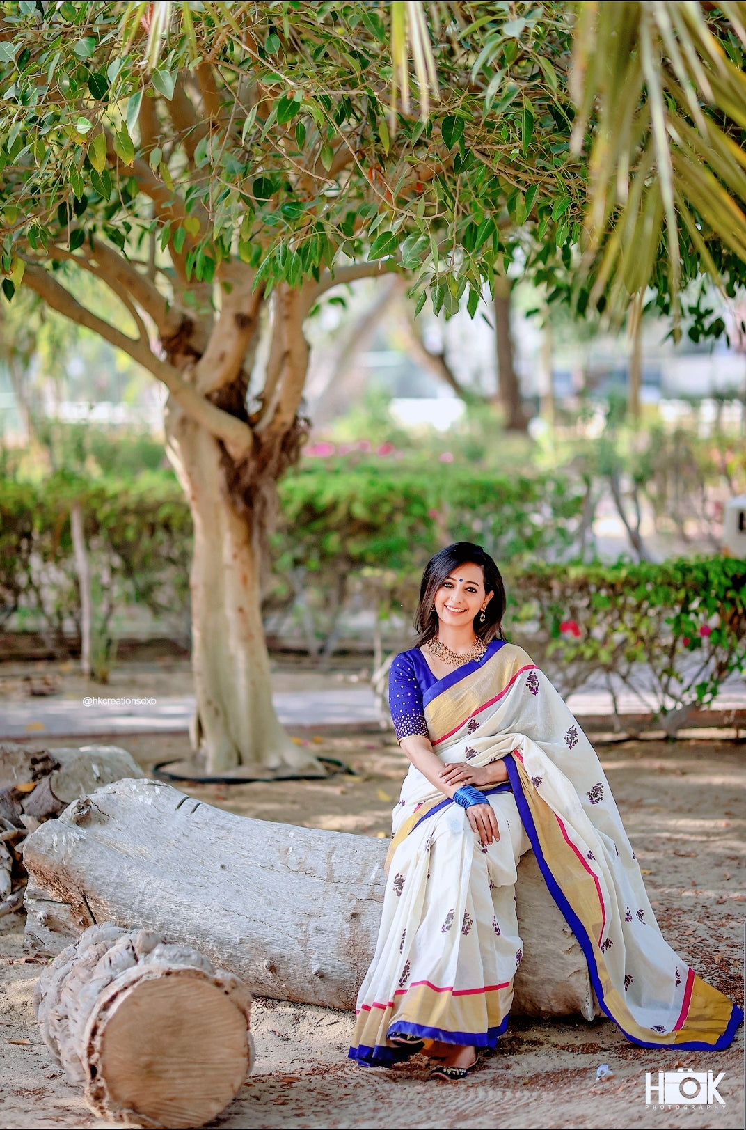 KERALA KASAVU - POO THUMBI - FLORAL