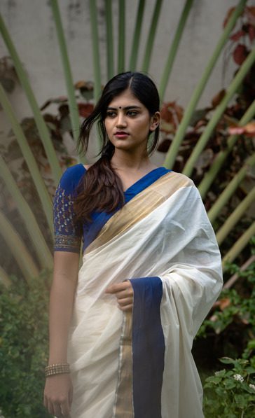 KERALA KASAVU - MANTHIRA - GANGA JAMUNA ROYAL BLUE