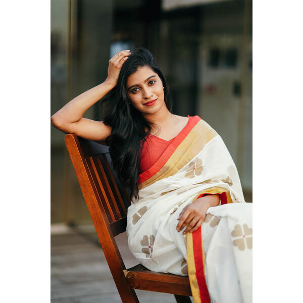 KERALA KASAVU - APSARAS - GOLD FLORAL